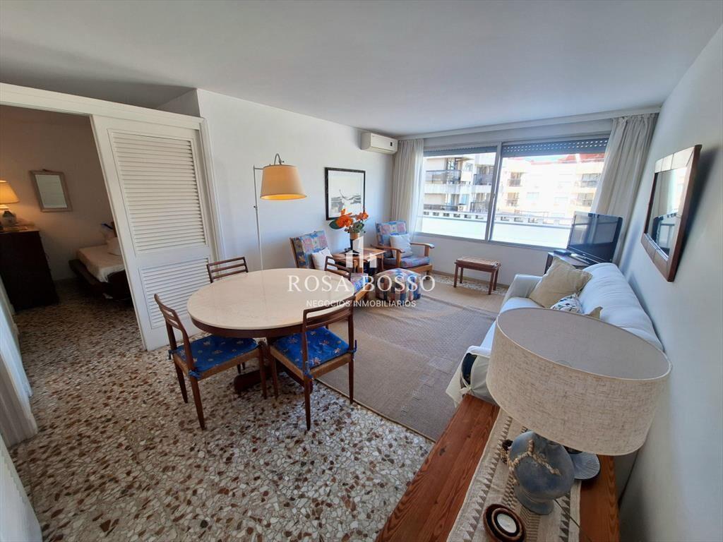 Apartamento en venta 1 dormitorio con garaje del