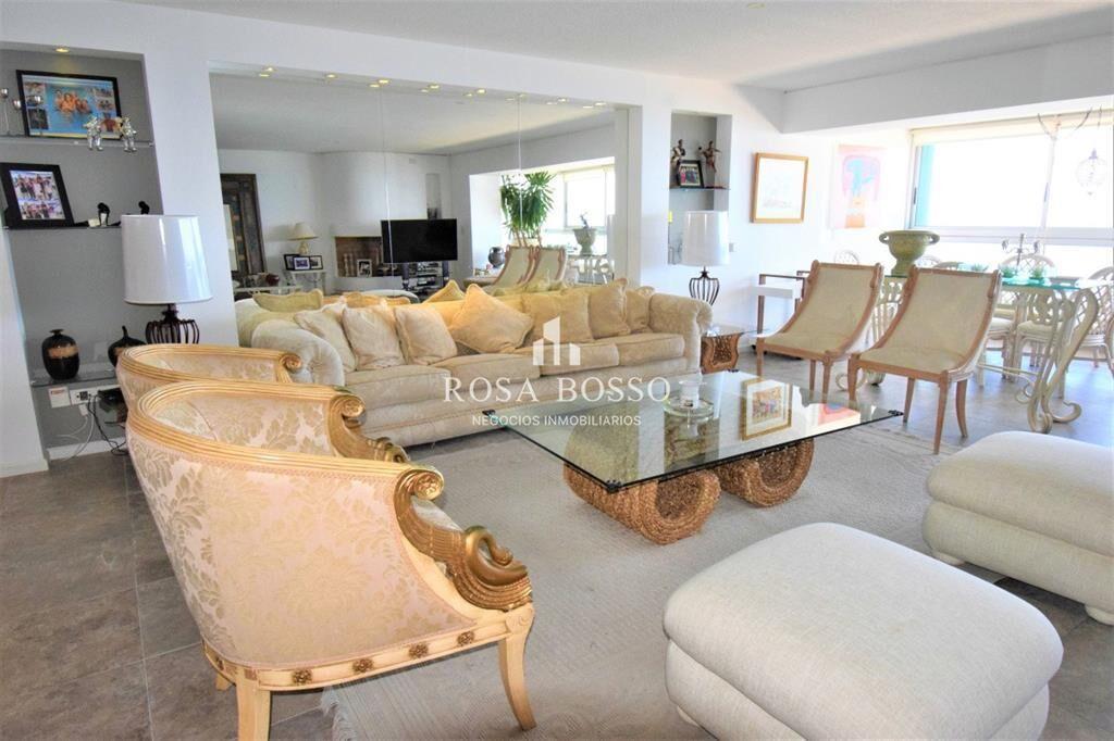 APARTAMENTO SOBRE PLAYA BRAVA