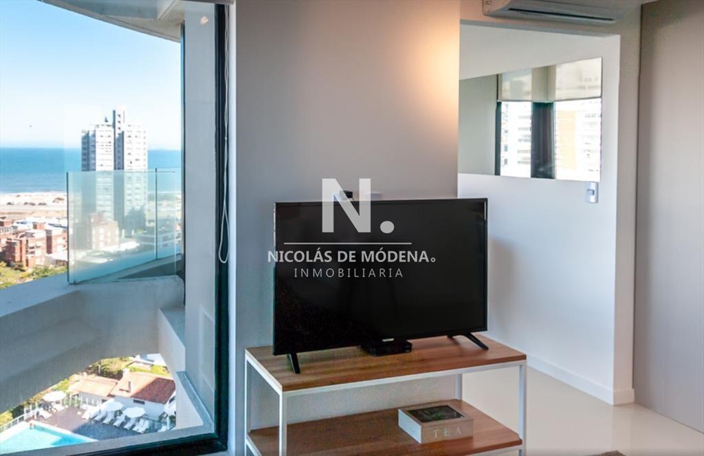 Departamento en venta en Artower de 1 y medio al