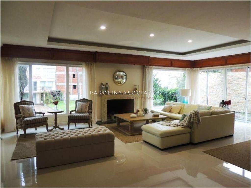Casa en venta de 5 dormitorios en Mansa, Punta del Este.