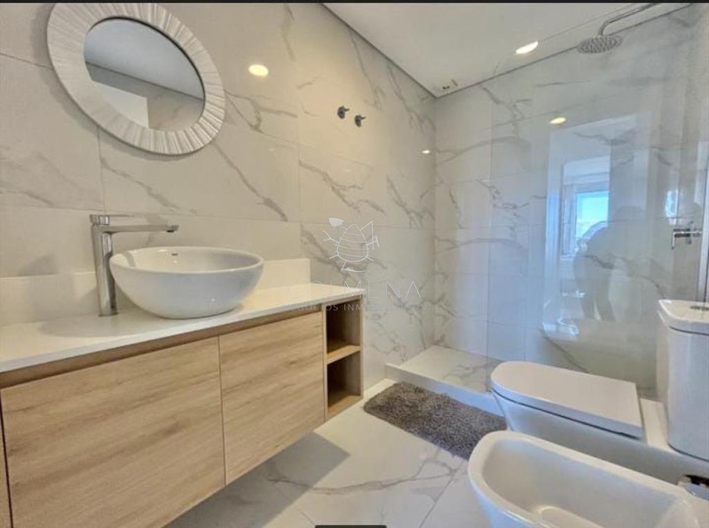 Apartamento en la mansa, frente al mar.