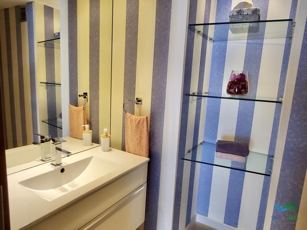 Venta apartamento de 3 dormitorios y servicio con