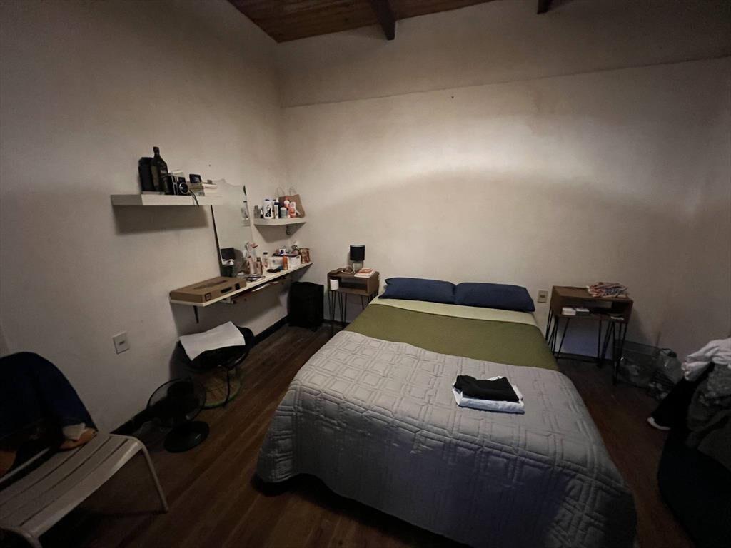 Venta Casa Cuatro Dormitorios en Pocitos con Azotea amplia
