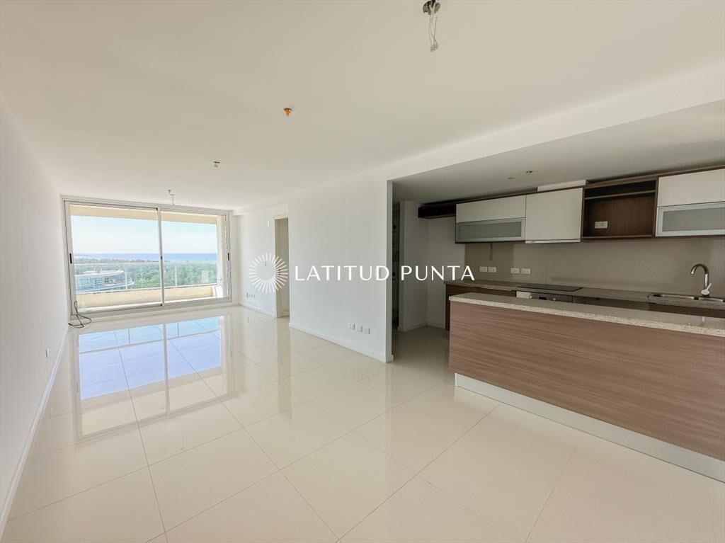 Apartamento en piso alto, 3 dormitorios y vista
