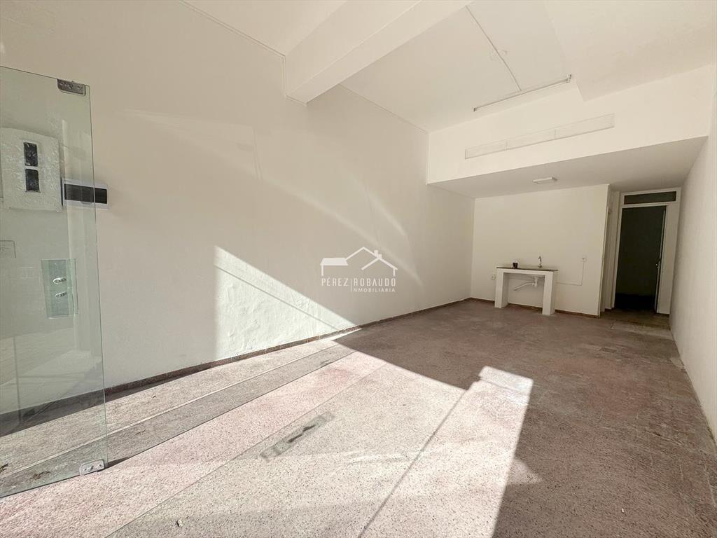 Venta local comercial ubicado al frente - Con renta 8.4% (