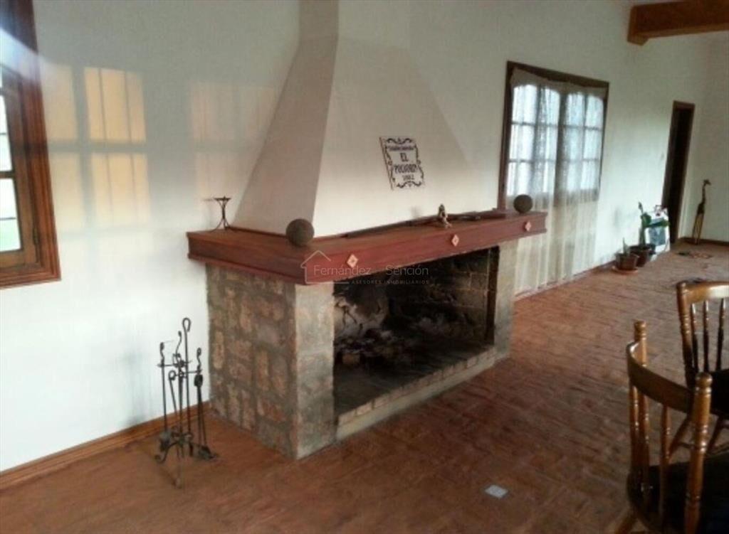 Venta de casa de campo 4 dormitorios zona Pando