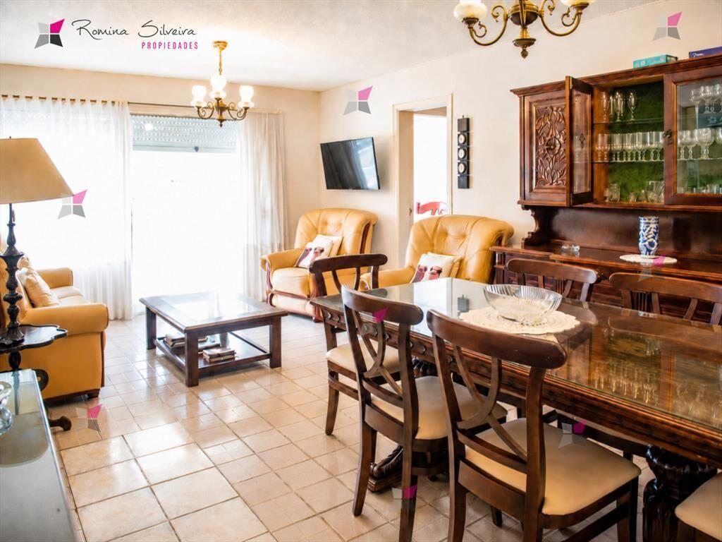 Vende apartamento de 2 dormitorios con vista al ,