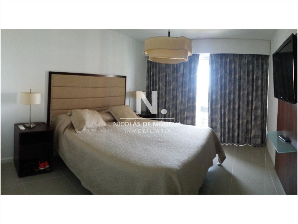 Apartamento de categoría a pasos Del Mar