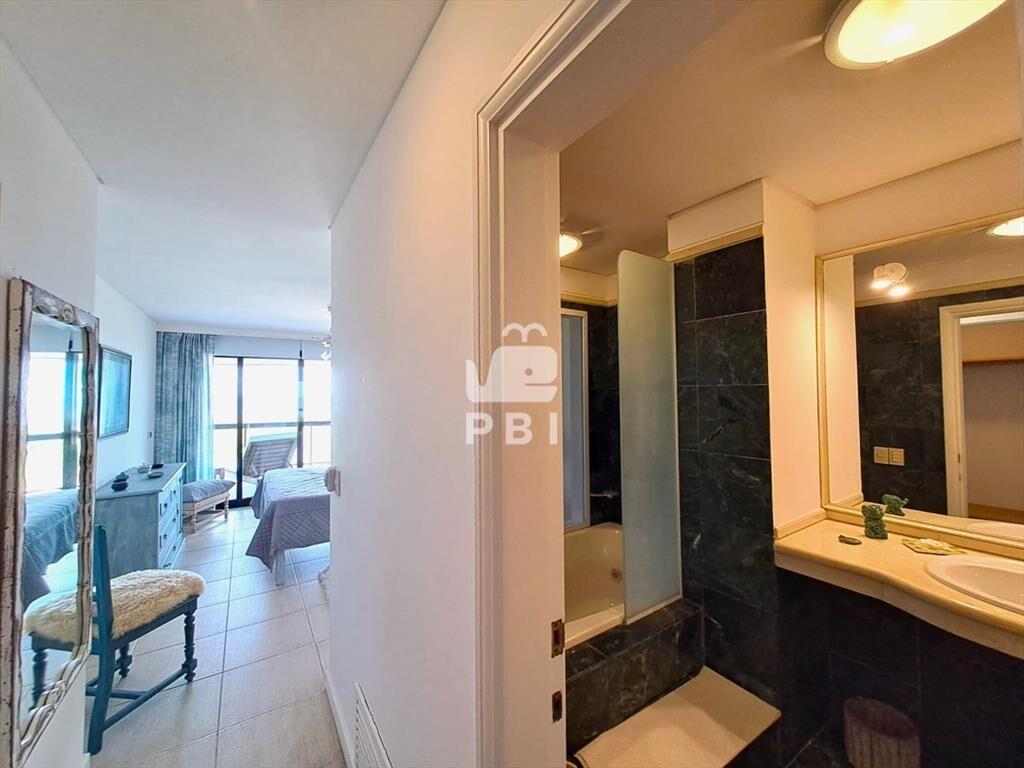 Apartamento frente al mar 2 dormitorios mas  - -