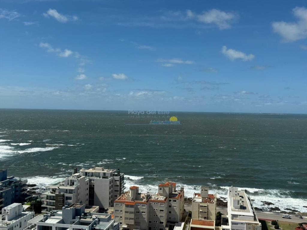 Apartamento en venta de 2 dormitorios y servicio