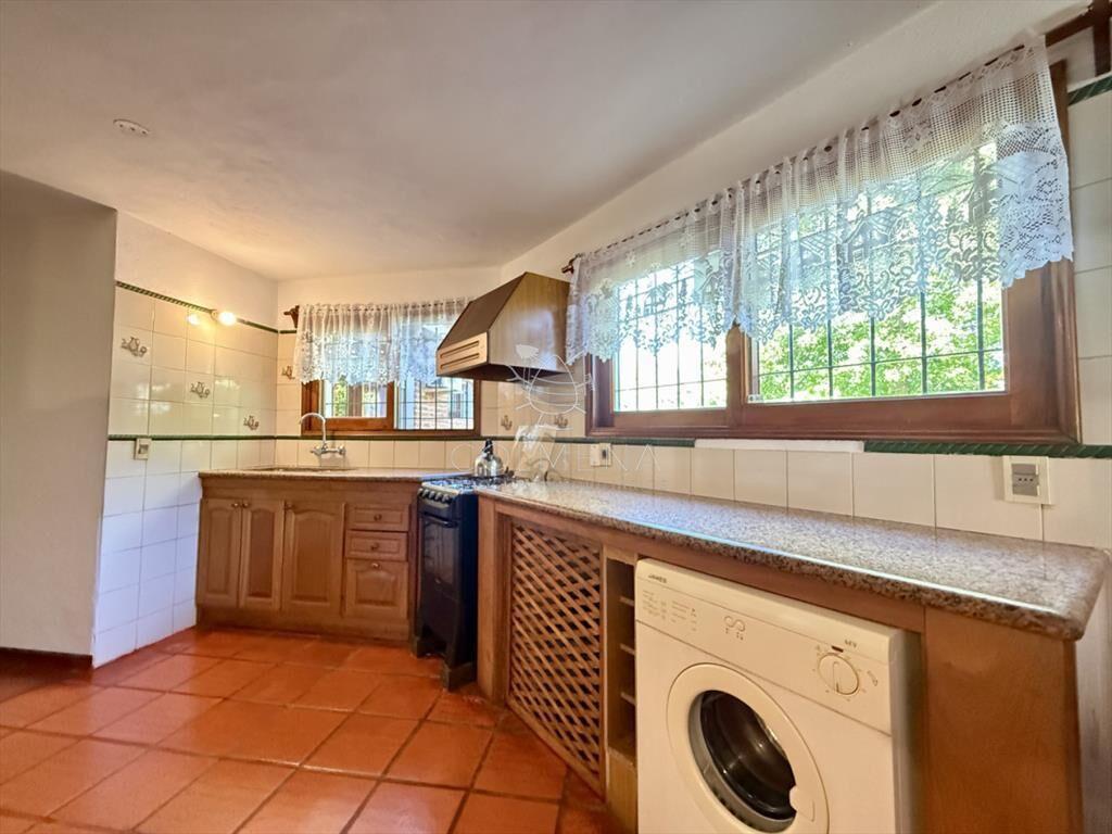 Casa en Barrio Marly con piscina