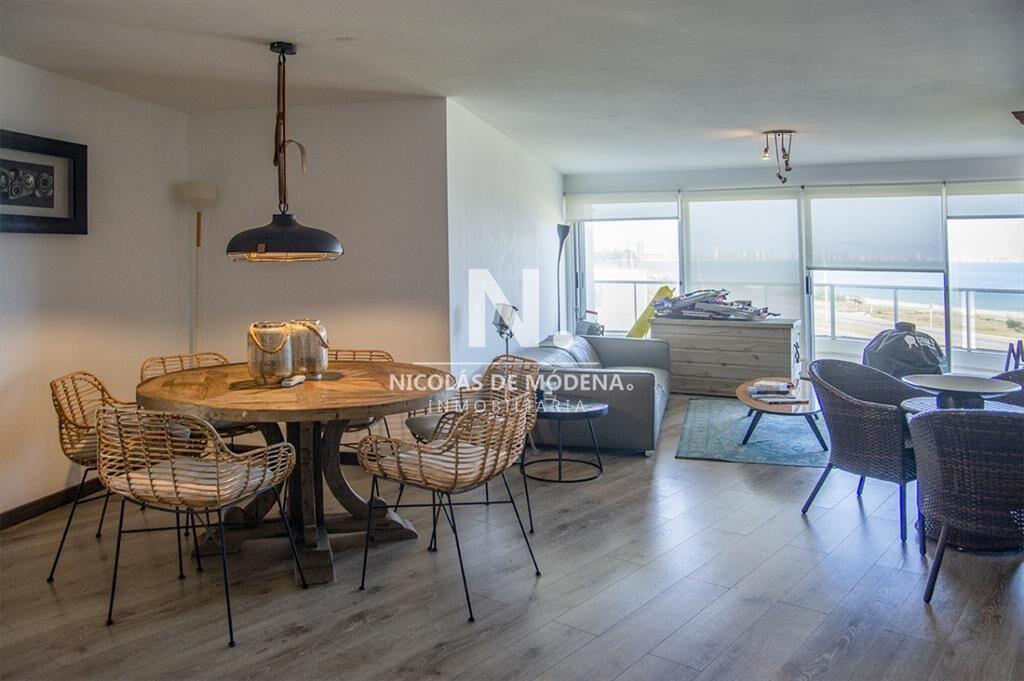 Espectacular departamento en Playa Mansa de 3 dormitorios f