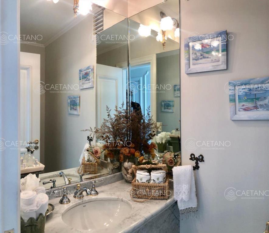 Venta apartamento 3 dormitorios + servicio. Playa