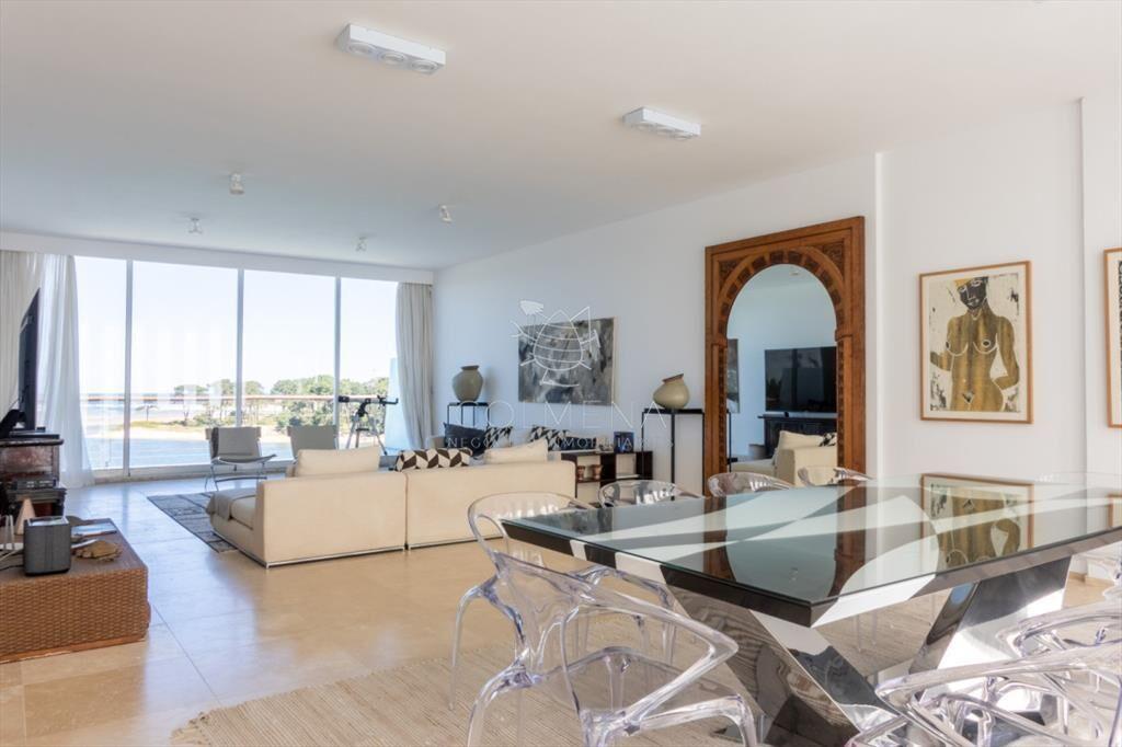 Apartamento duplex con Piscina, Parrillero y una