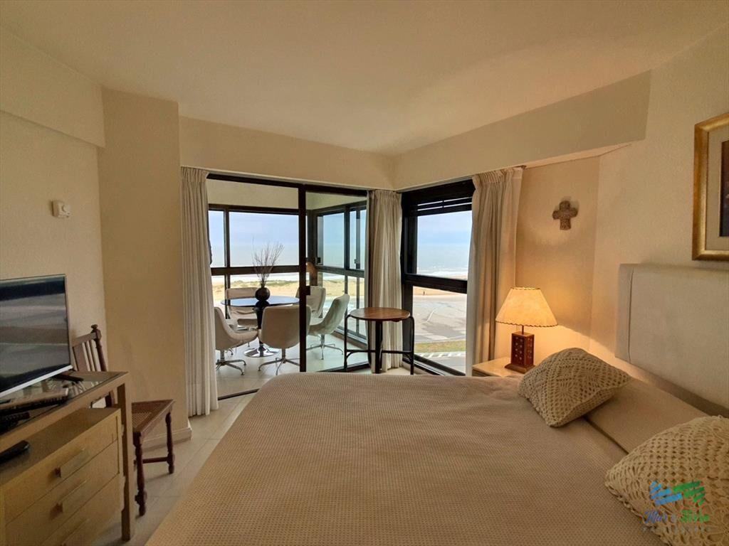 Alquila apartamento de 3 dormitorios, primera linea playa B