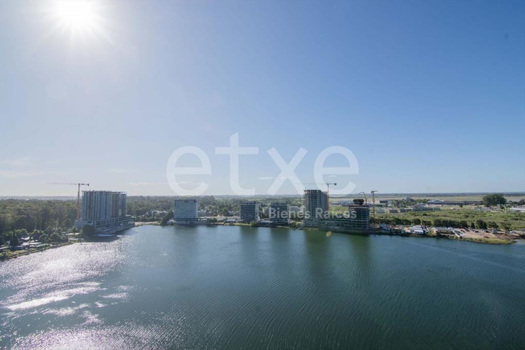 Venta Apartamento 2 dorm 3 baños Carrasco Boating Torre 2...
