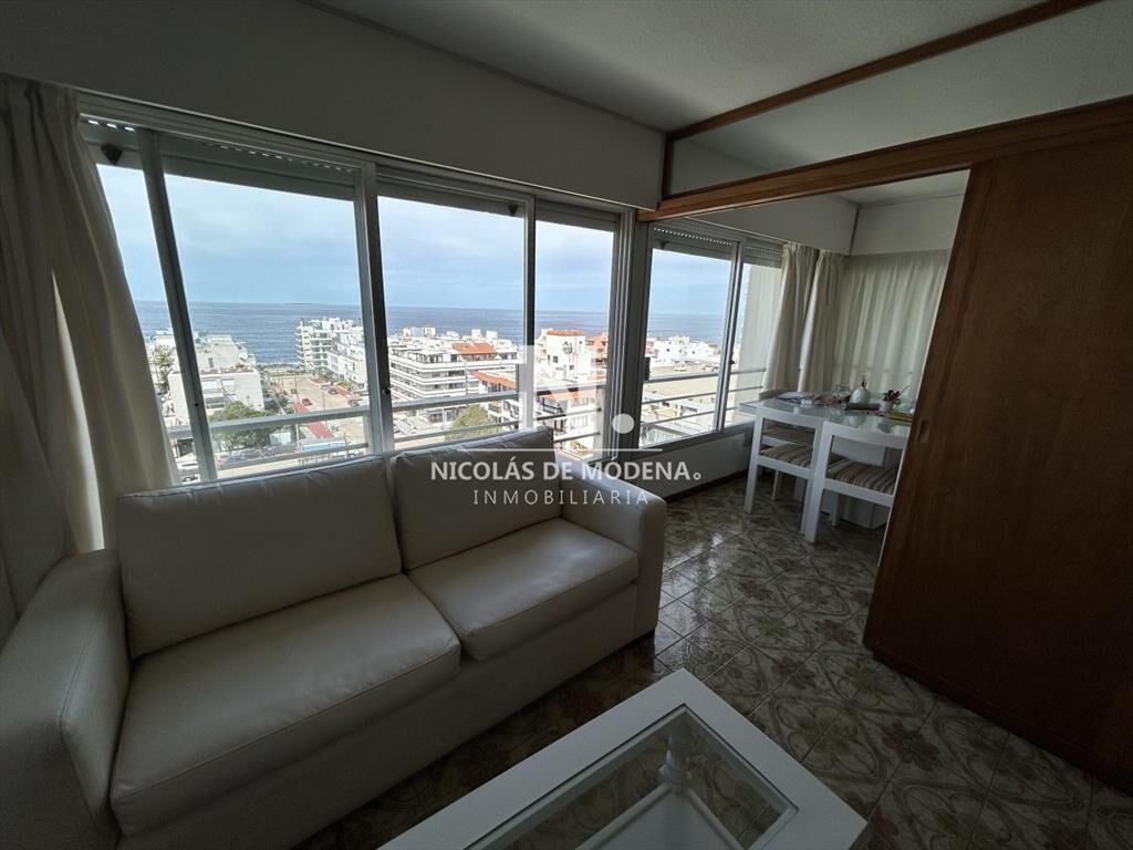Venta Apartamento de 2 dormitorios y medio en en