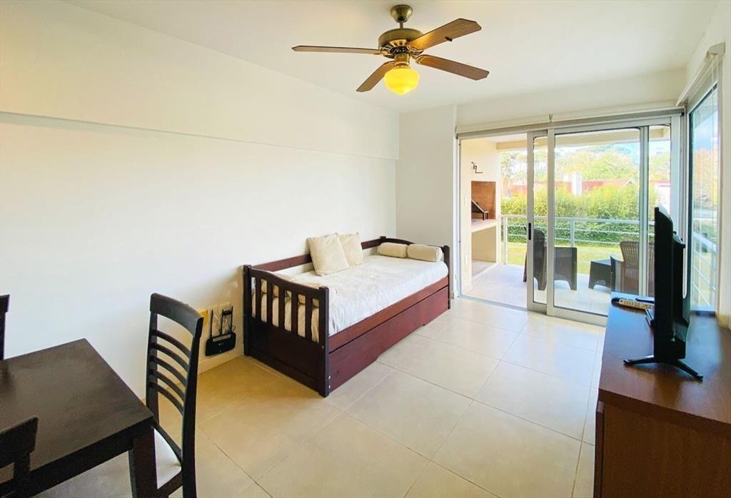 Apartamento en venta Mansa 1 dorm con parrillero