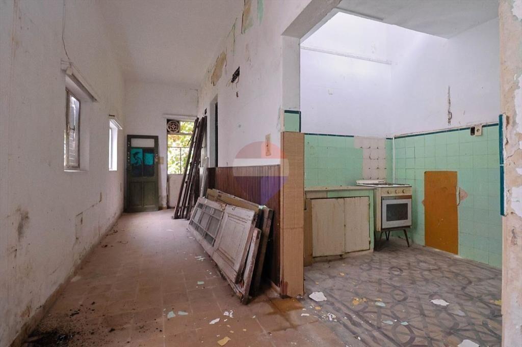 VENTA CASA A RECICLAR LA COMERCIAL