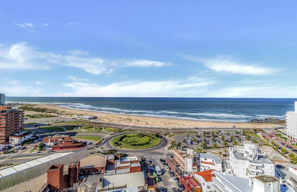 APARTAMENTO EN VENTA FRENTE AL MAR MANSA PISO ALTO