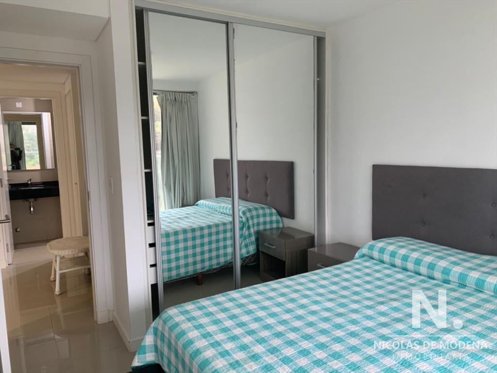 Apartamento en Brava 1 y 12 dormitorios en venta. Edificio