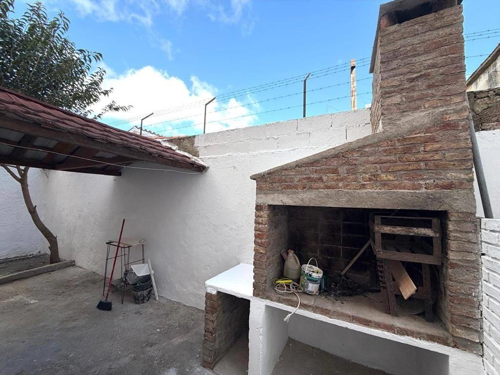 Alquiler de Casa en Mateo  Vidal con 1 dormitorio y garaje e
