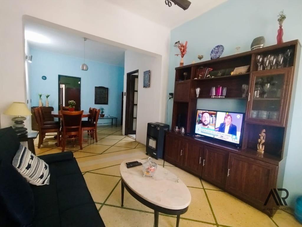 Casa en venta c/ cochera en Cordón