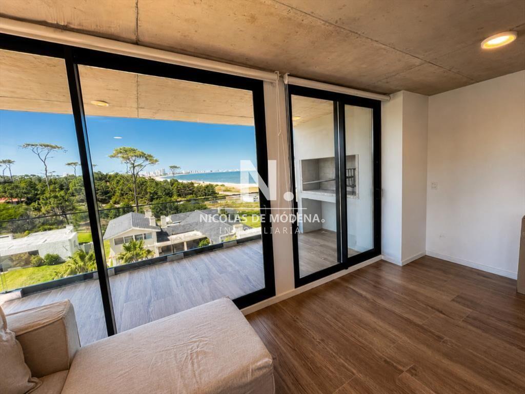 Apartamento de 3 dormitorios en primera linea de
