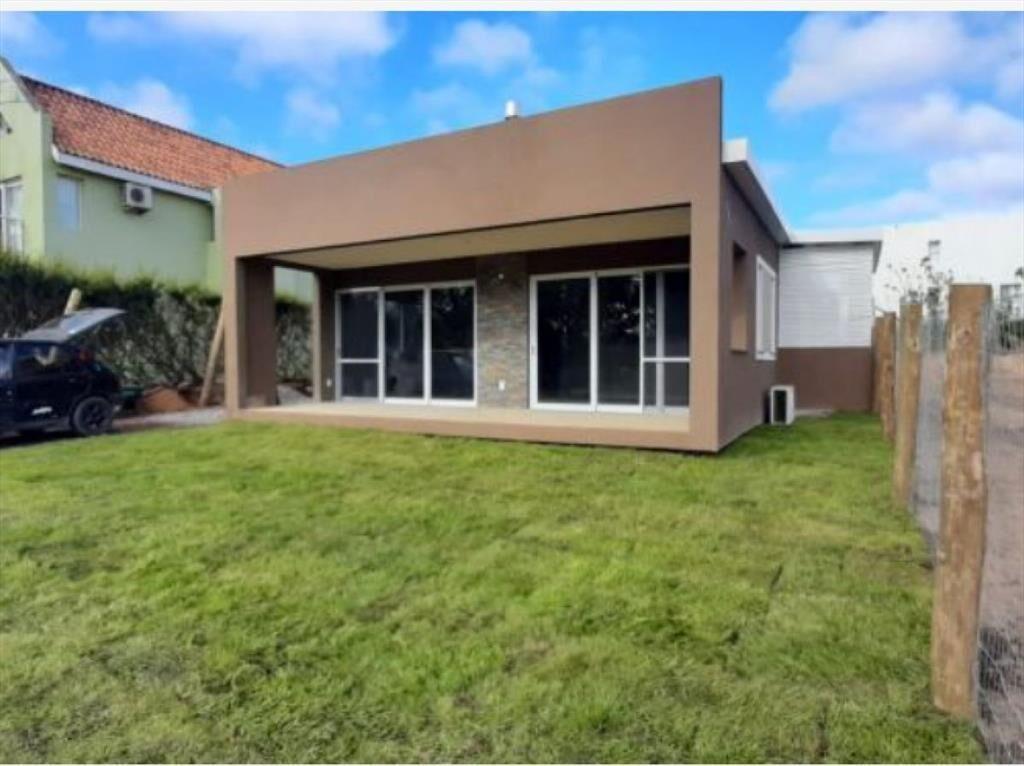 Venta de Casa 3 DORMITORIOS en LA BARRA.