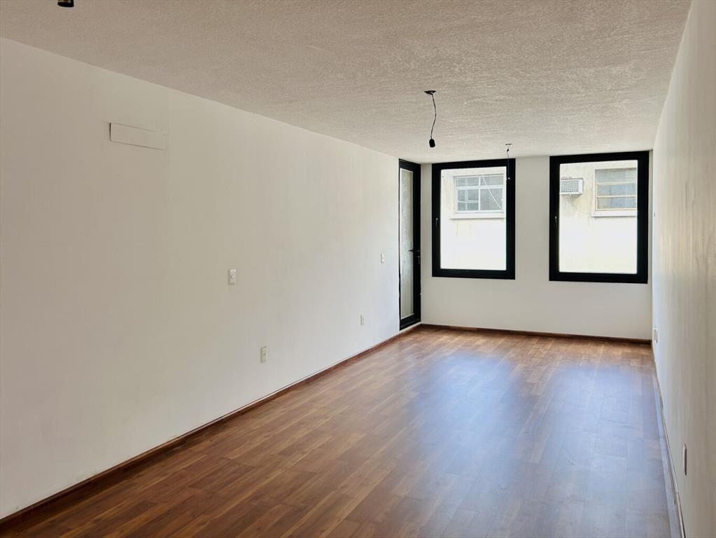 Venta apartamento 4 dormitorios en Ciudad Vieja con renta