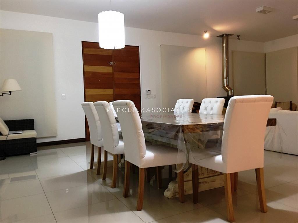 Preciosa casa en venta en Club del lago, Punta