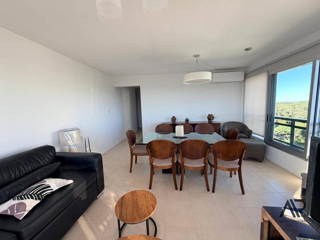 Apartamento 3 dormitorios en alquiler c/ cochera en Cant...