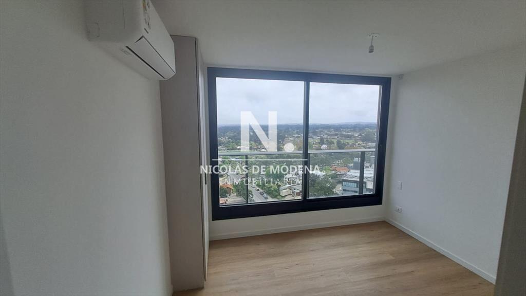 Vende apartamento de 2 dormitorios en punta del