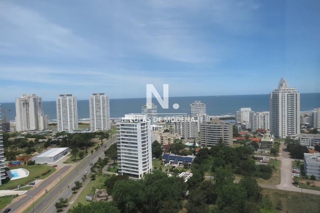 Apartamento de 3 dormitorios en Roosevelt - Punta