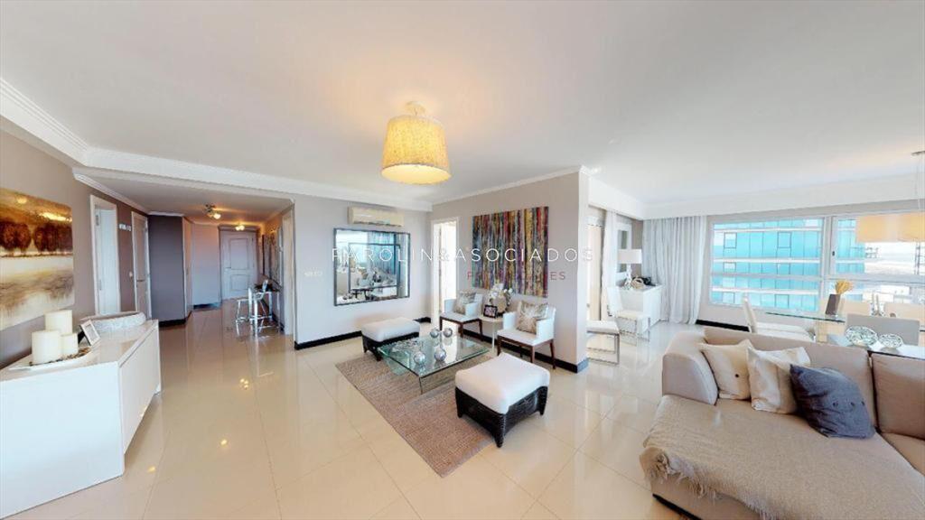 Excelente apartamento en venta en Torre Lobos,