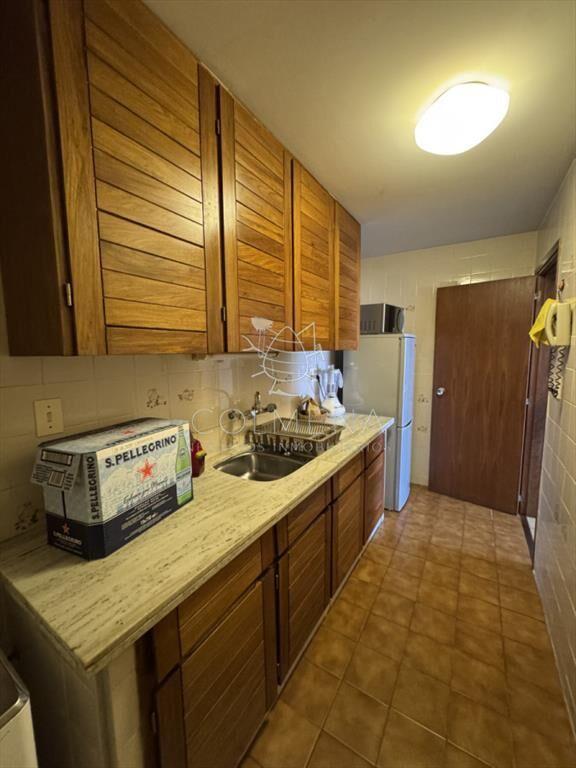 Apto de 1 dormitorio muy bien ubicado en con de