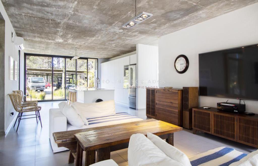 Casa en Venta de 4 Dormitorios en Laguna Escondida