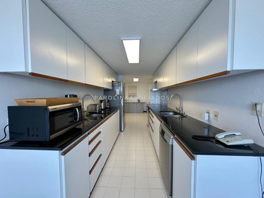 Oportunidad  en venta de 3 dormitorios en Tiburon