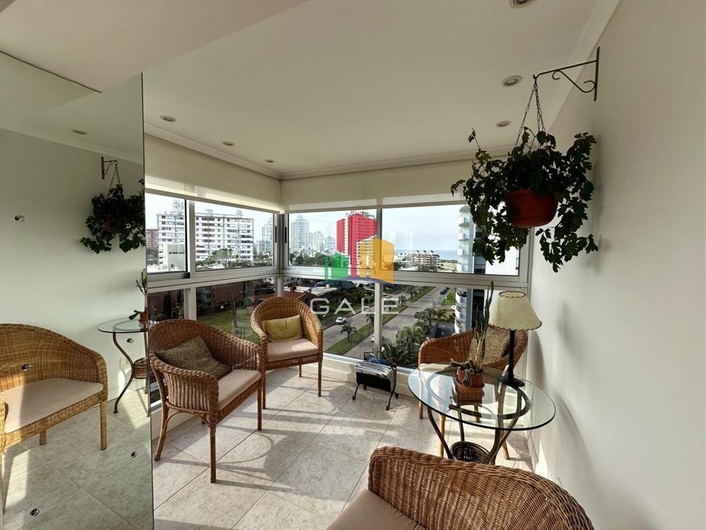 Apartamento de 2 dormitorios y medio en Playa ,