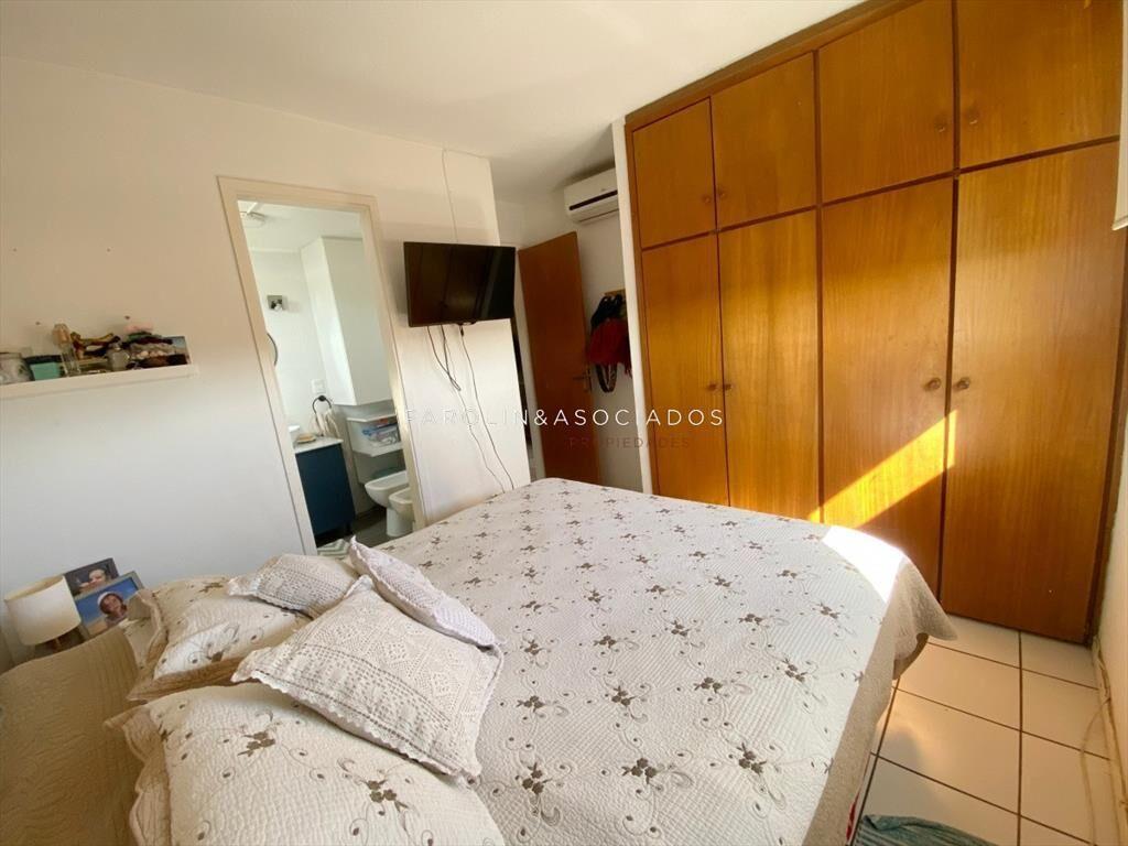 Apartamento en venta de 3 dormitorios en edificio