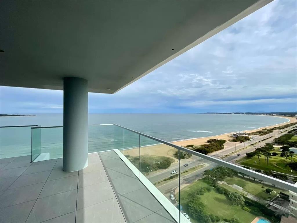 VENTA DE APARTAMENTO DE 3 SUITES ESQUINERO EN EN