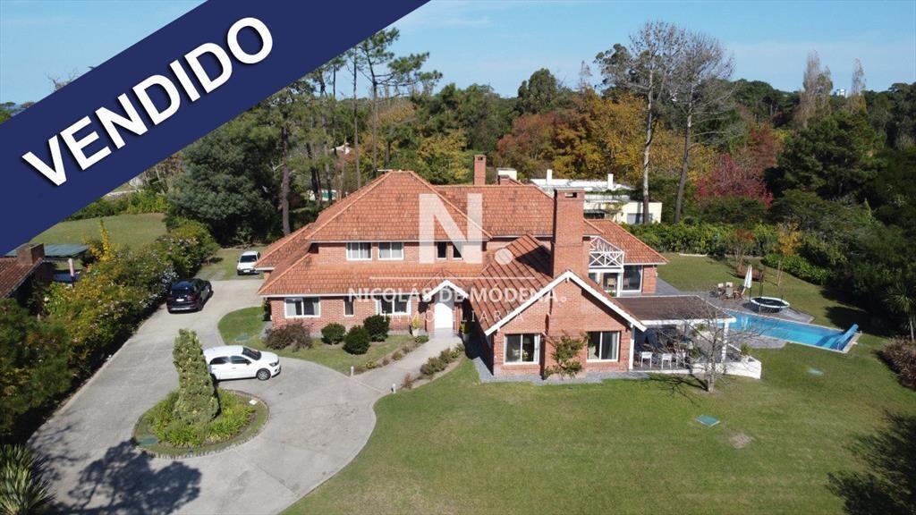 Espectacular Mansion en zona Golf, proxima al y a