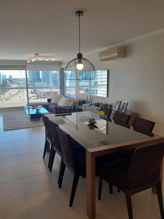 Apartamento en Venta de 3 dormitorios en Punta ,
