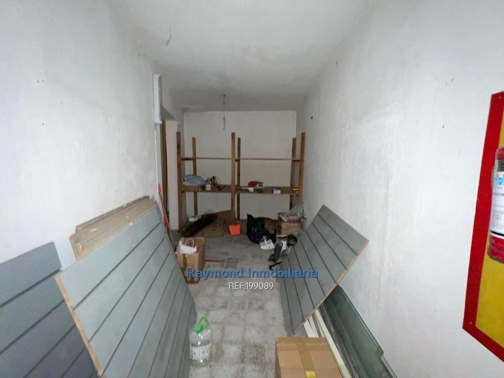 Alquiler local comercial de 77m2 en Cordón