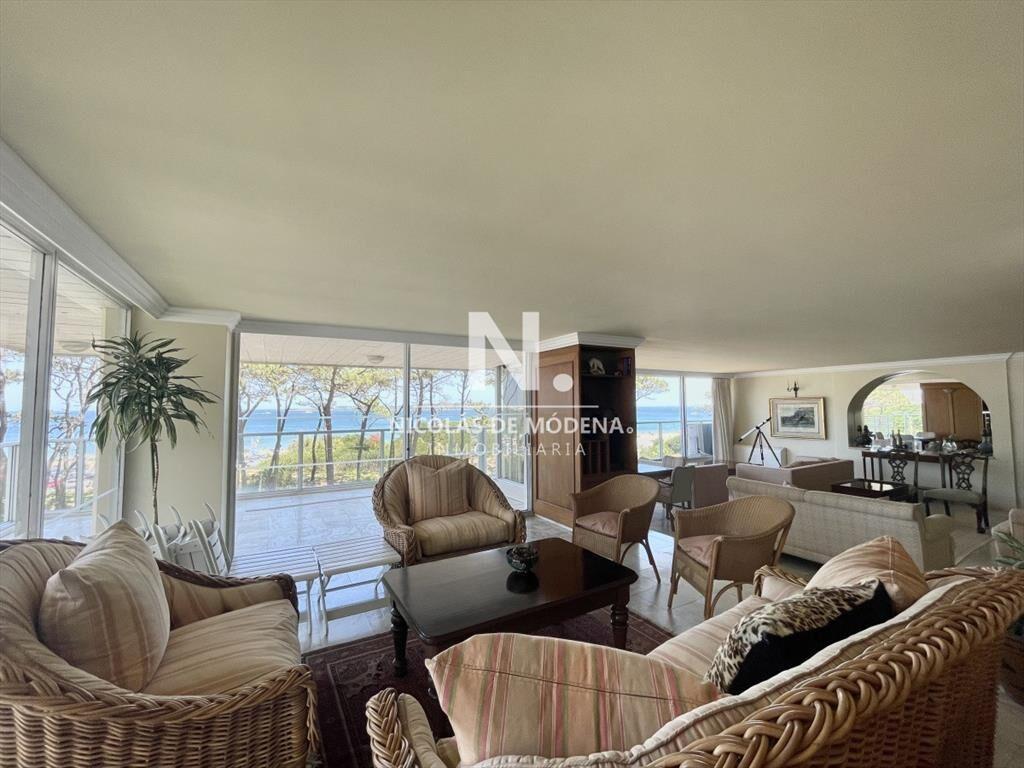 Exclusivo apartamento a los pies de la Playa