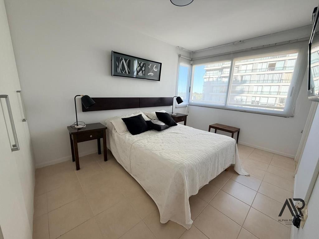 Apartamento 3 dormitorios en alquiler c/ cochera en Cant...