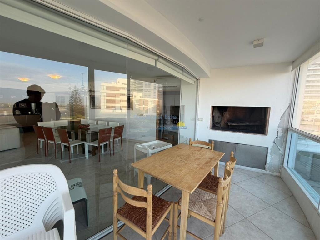 Apartamento en venta de 3 dormitorios en Punta ,