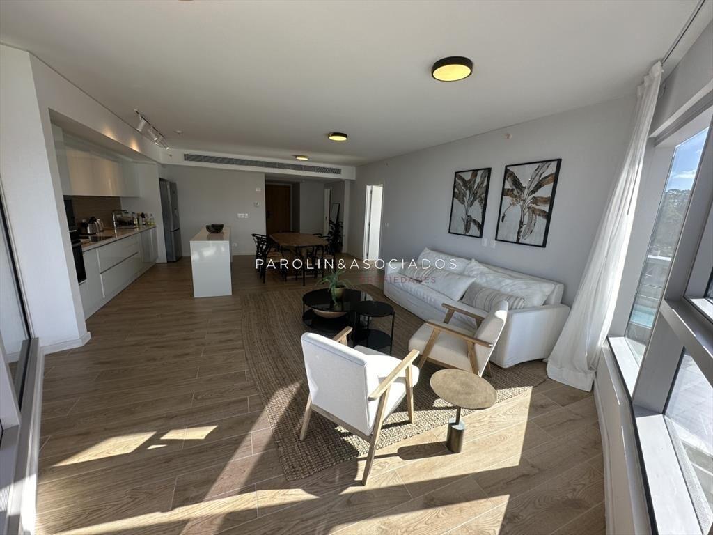 Excelente apartamento en venta en Punta del Este.