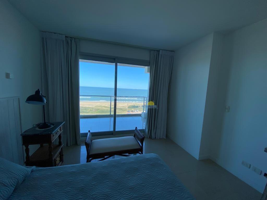 Apartamento de 2 Dormitorios en Torre Le Parc , ,