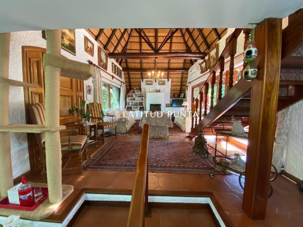 Casa en Pinares, 3 dormitorios más dependencia